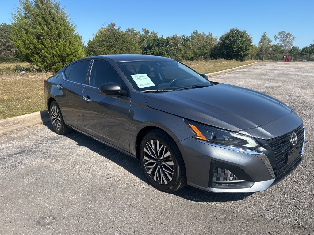2024 Nissan Altima 2.5 SV photo 3