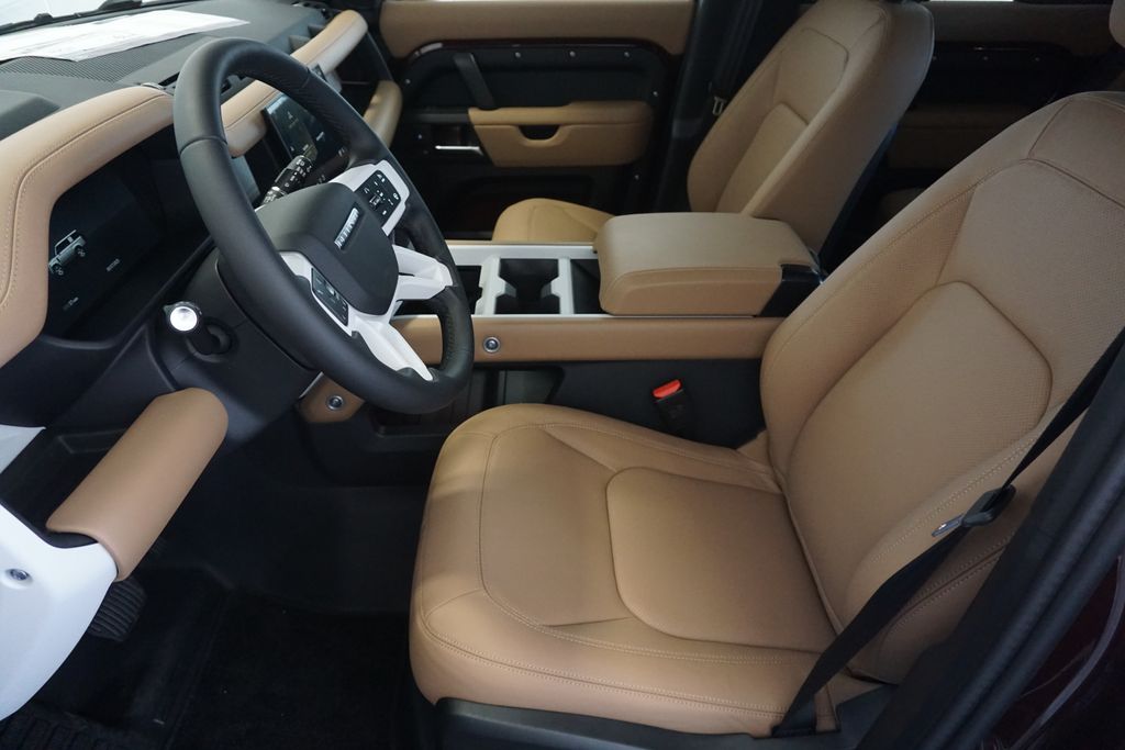 2025 Land Rover Defender 130 X-Dynamic SE photo 18