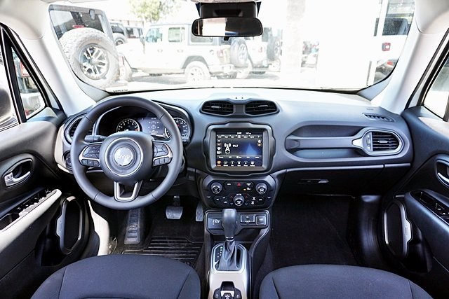 2022 Jeep Renegade Latitude photo 17