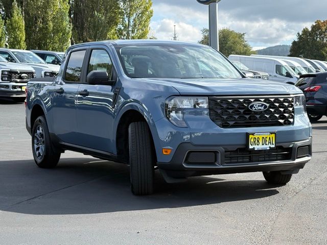 2025 Ford Maverick XLT photo 3