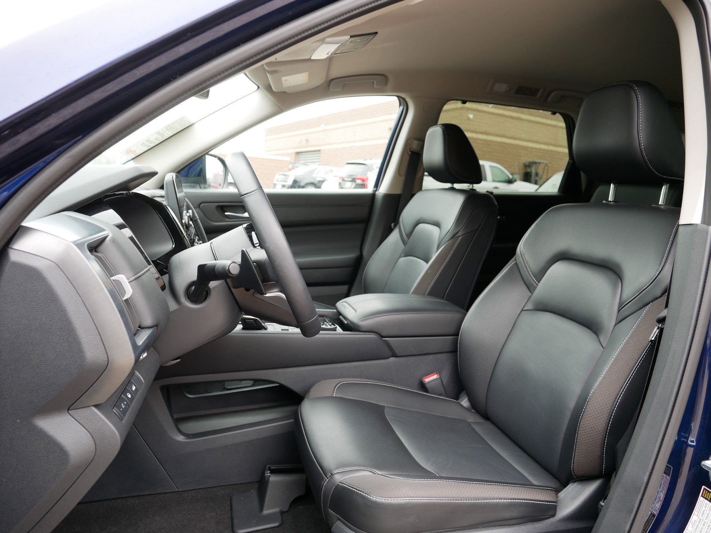 2024 Nissan Pathfinder SL photo 34