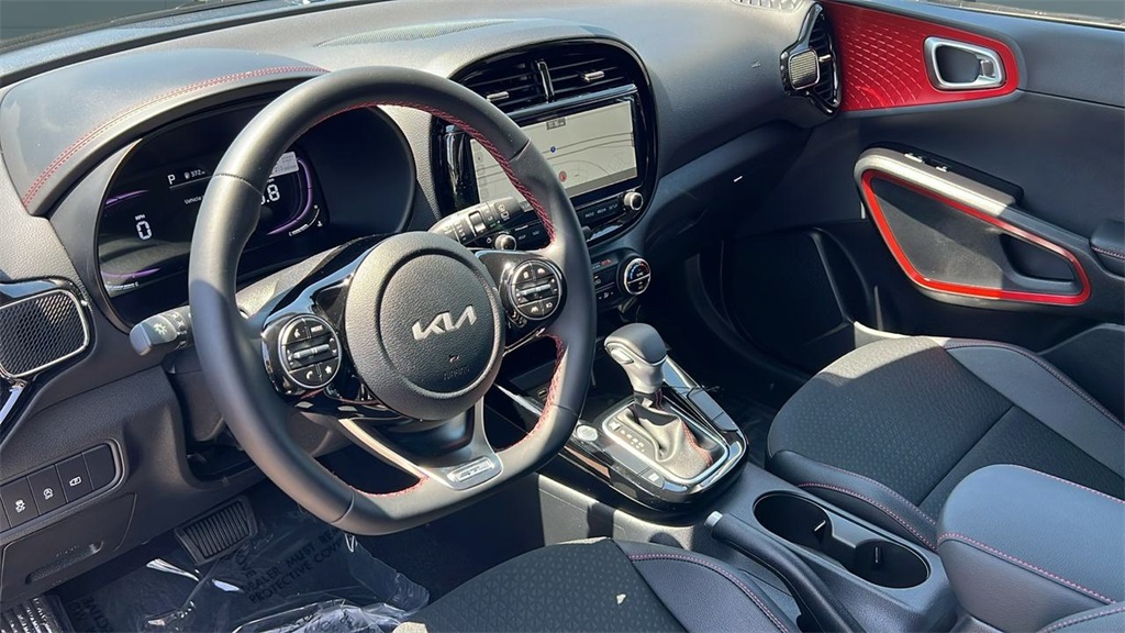 2025 Kia Soul GT-Line photo 6