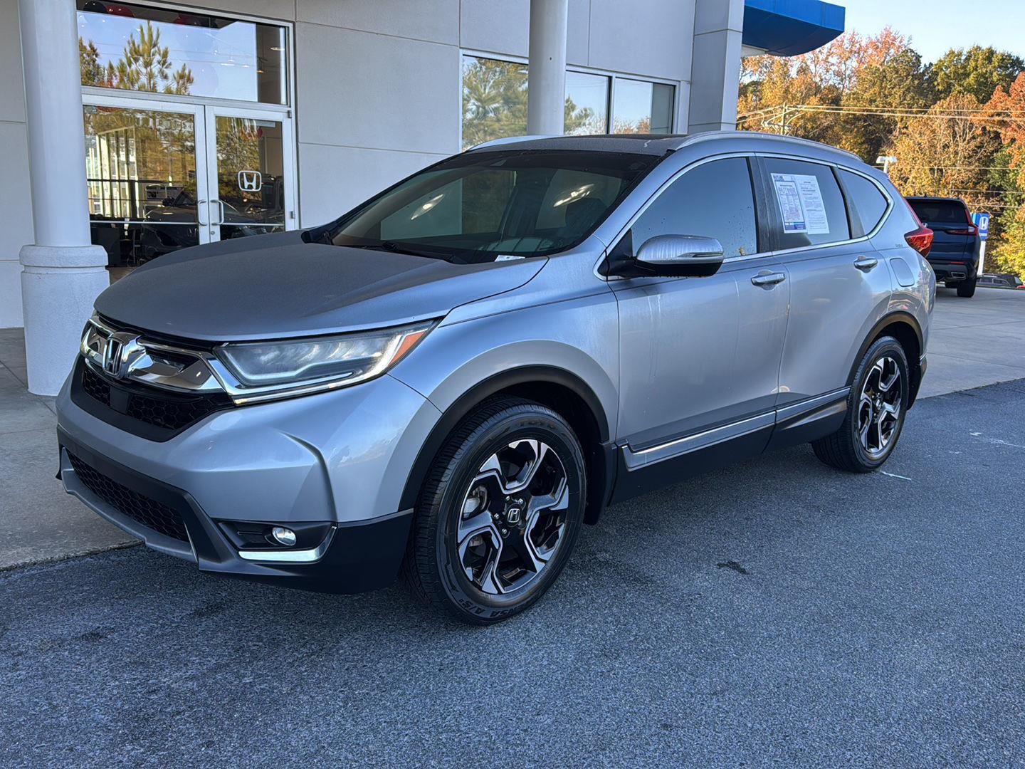 2019 Honda CR-V Touring photo 2