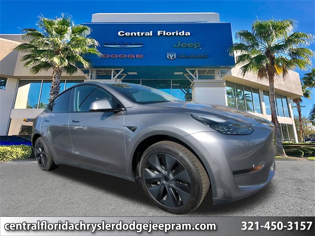 2025 Tesla Model Y Long Range's photo