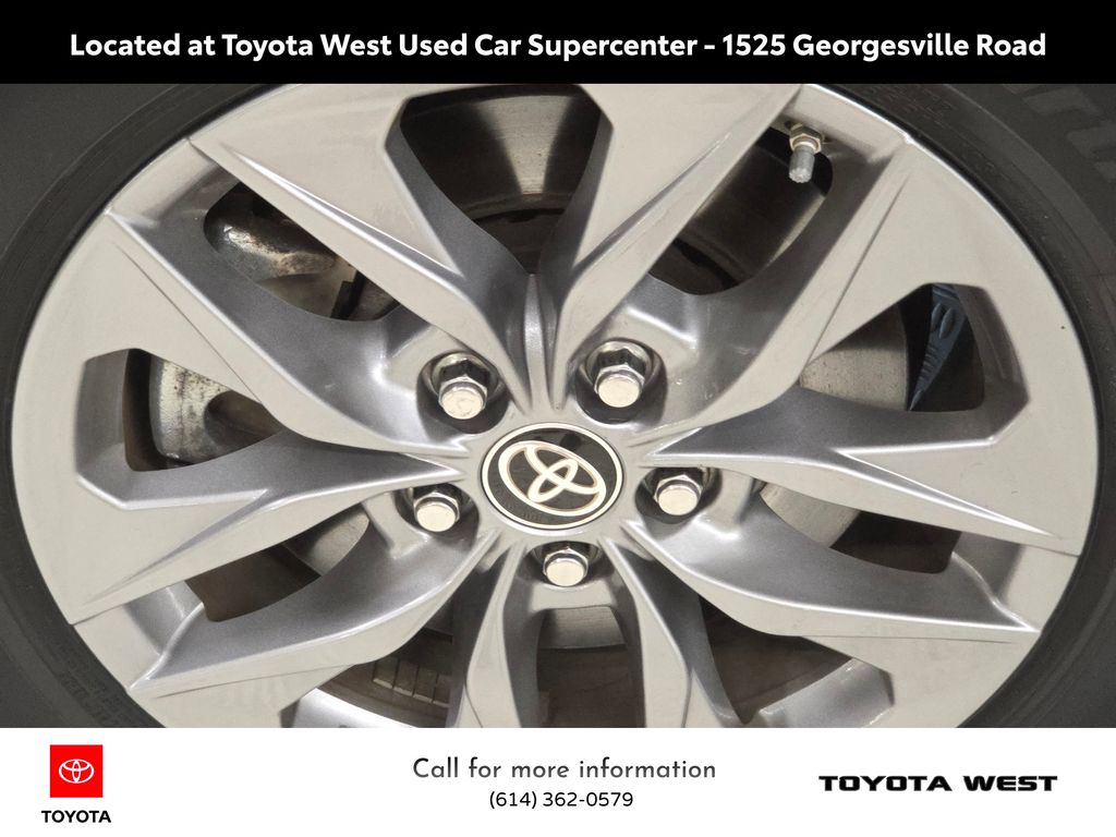 2023 Toyota Sienna XLE photo 10