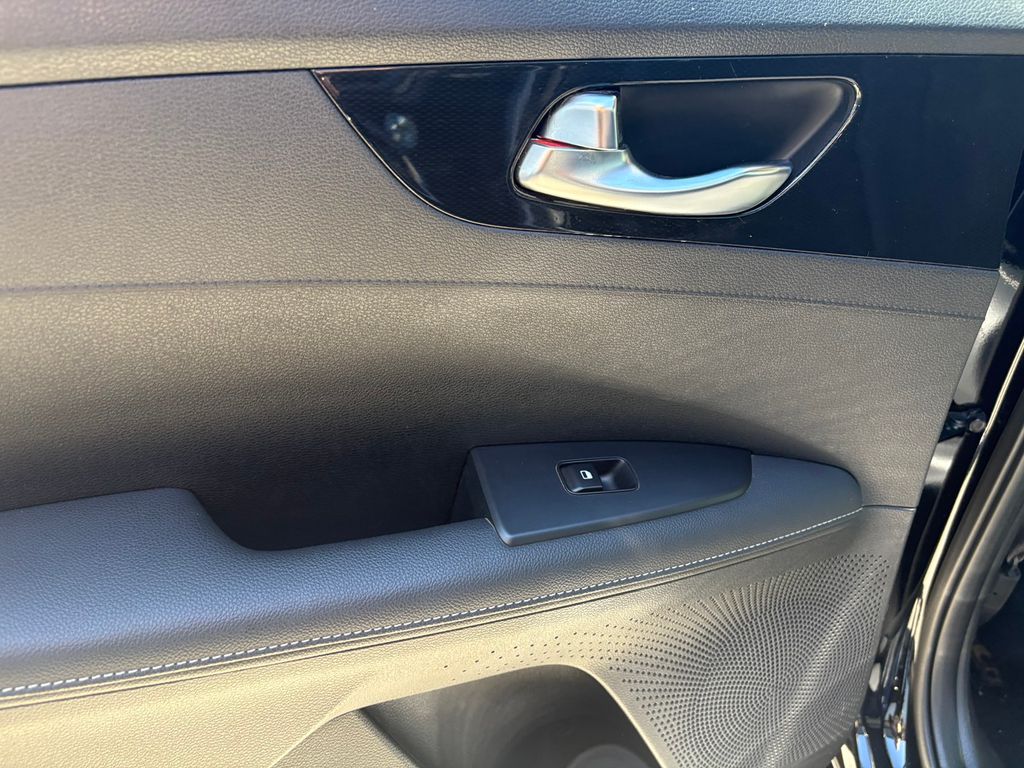 2024 Kia Forte GT-Line photo 26