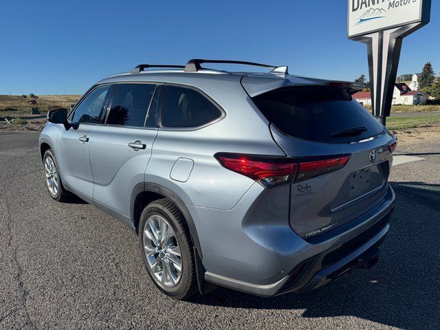 2023 Toyota Highlander Limited Hybrid photo 3