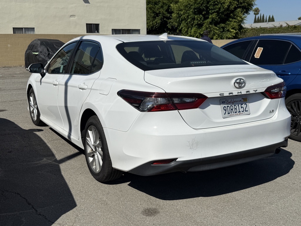 2023 Toyota Camry LE photo 4