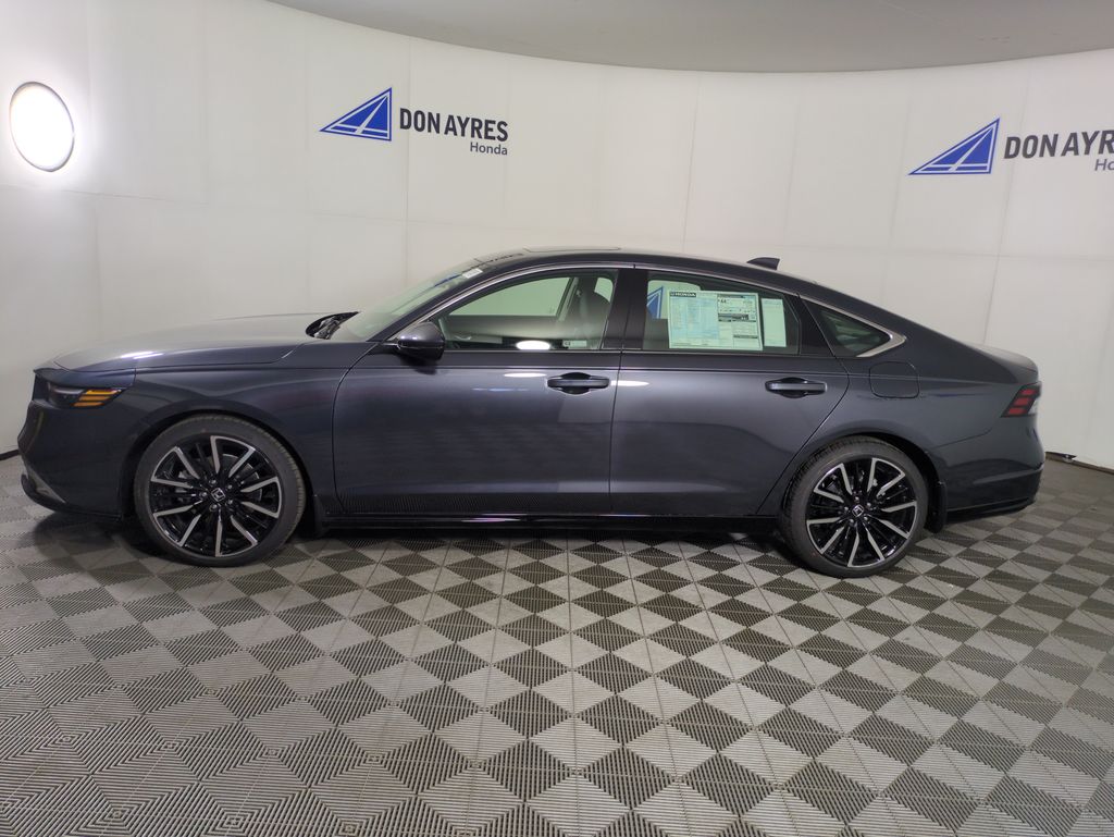 2025 Honda Accord Hybrid Touring photo 2