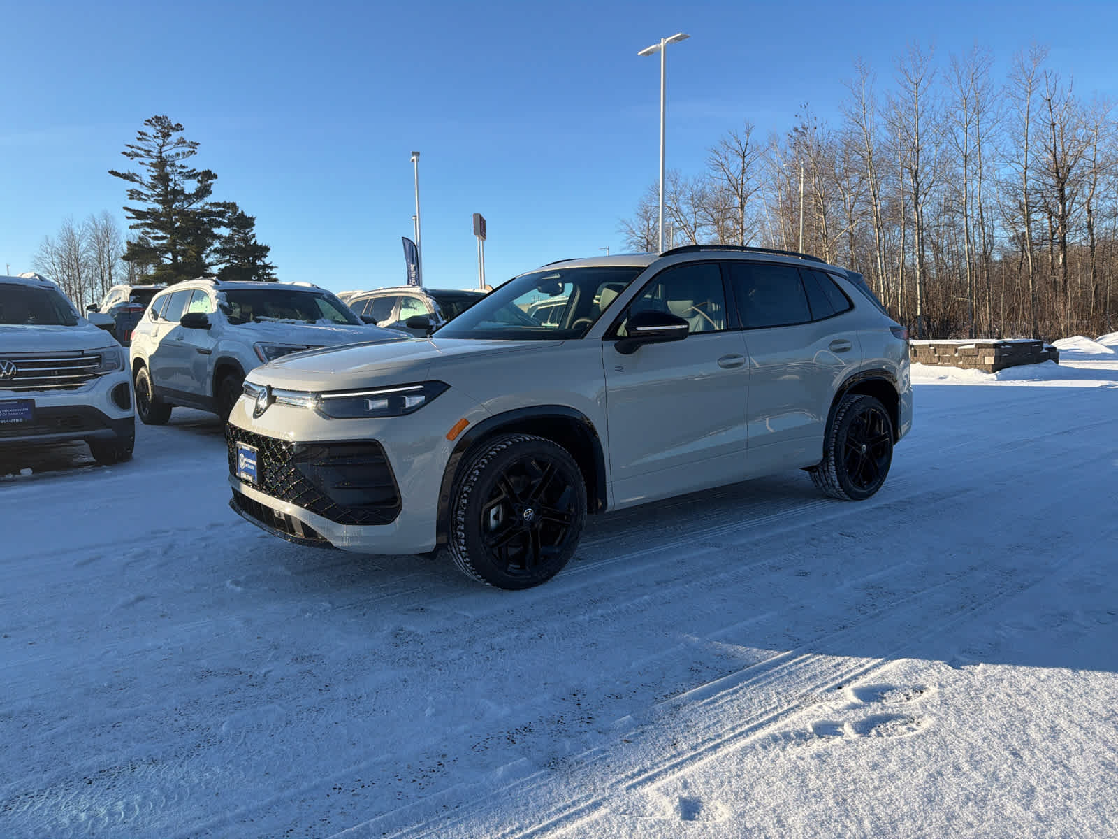 2026 Volkswagen Tiguan SE R-LINE BLACK's photo