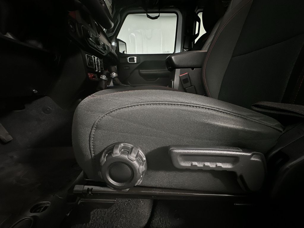 2020 Jeep Wrangler Unlimited Rubicon photo 13