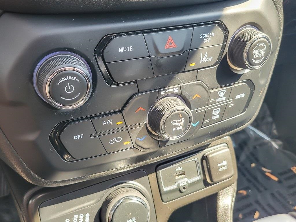 2022 Jeep Renegade Latitude photo 13