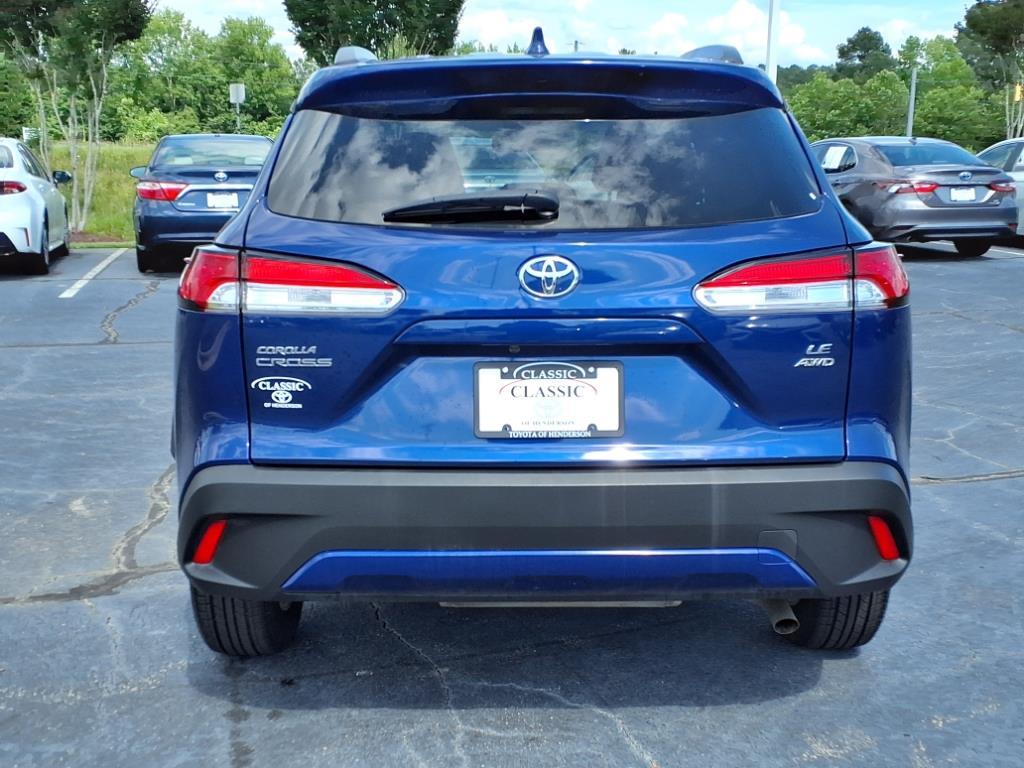 2022 Toyota Corolla Cross LE photo 2