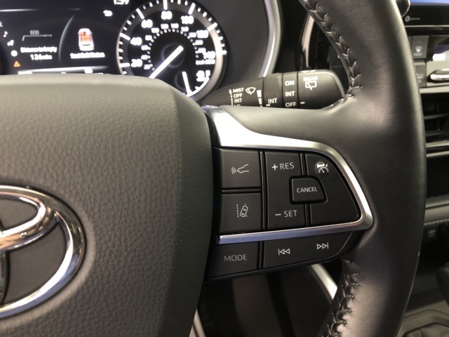 2021 Toyota Highlander XLE photo 15