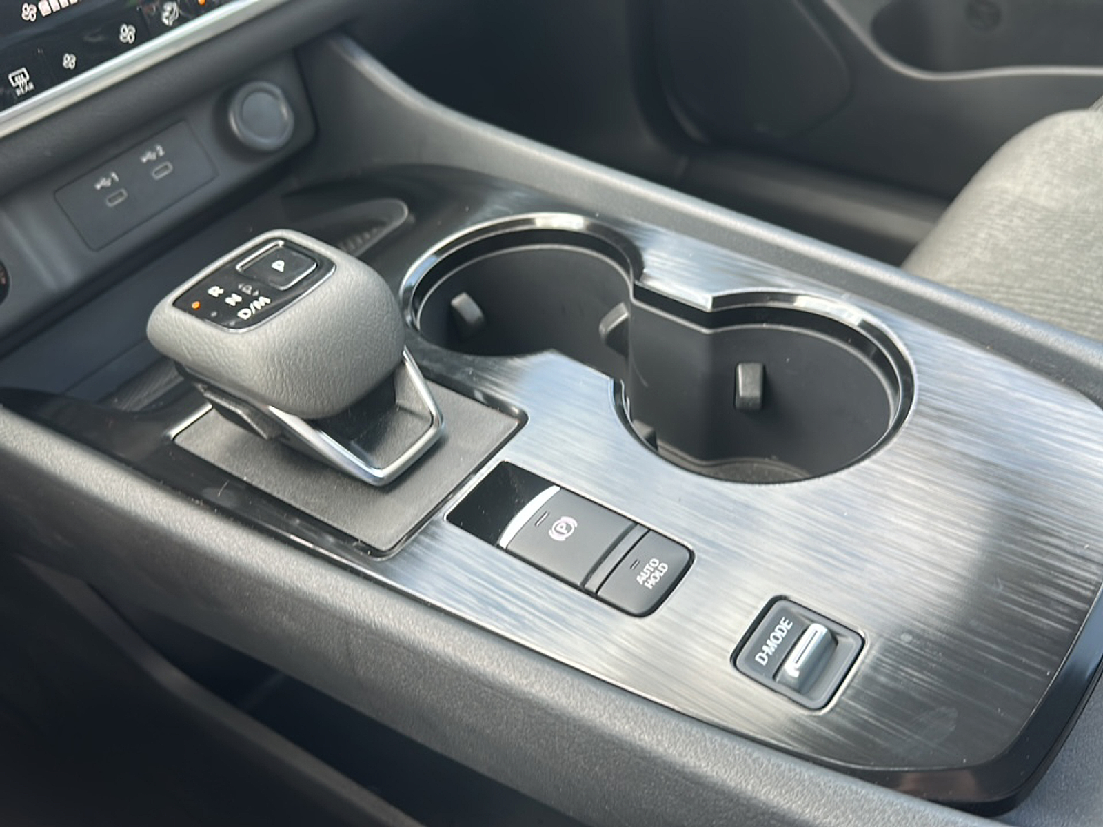 2025 Nissan Rogue SV photo 18