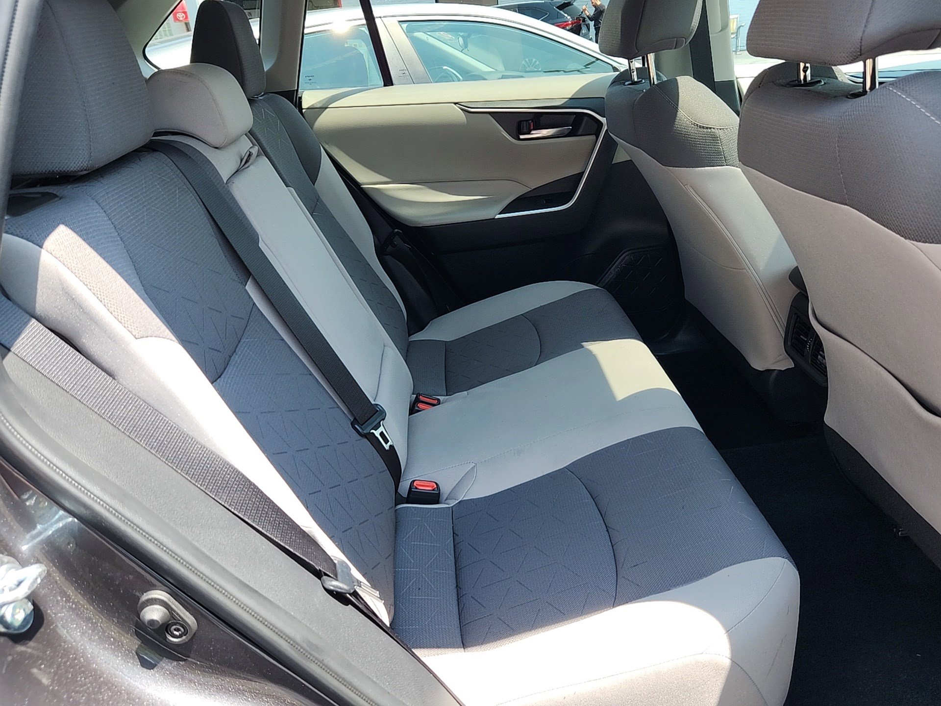 2024 Toyota RAV4 XLE photo 28