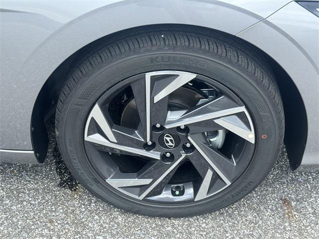 2025 Hyundai Elantra SEL Sport photo 11