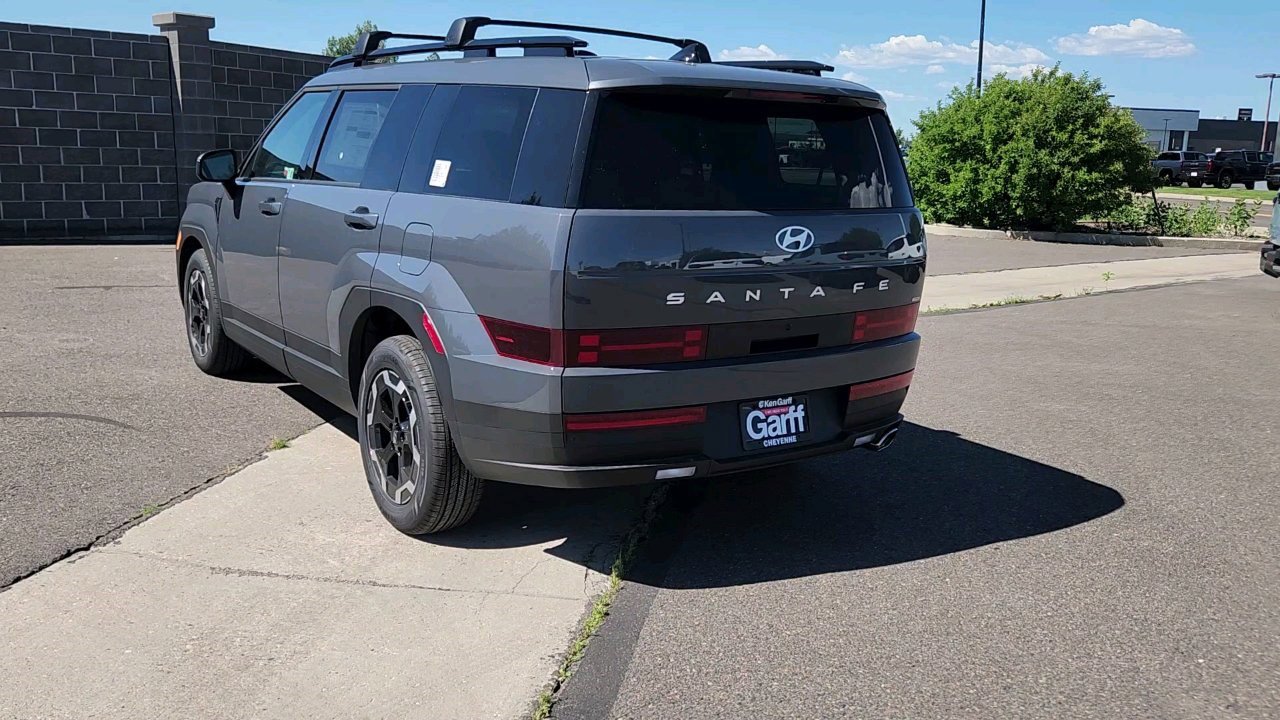 2025 Hyundai Santa Fe SEL photo 2
