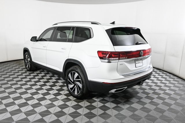 2025 Volkswagen Atlas SEL photo 4