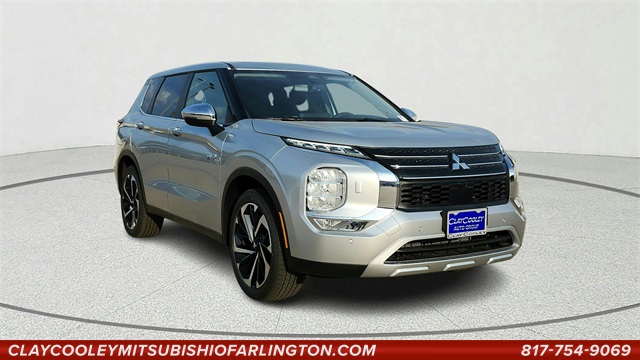 2025 Mitsubishi Outlander Plug-in Hybrid SE's photo