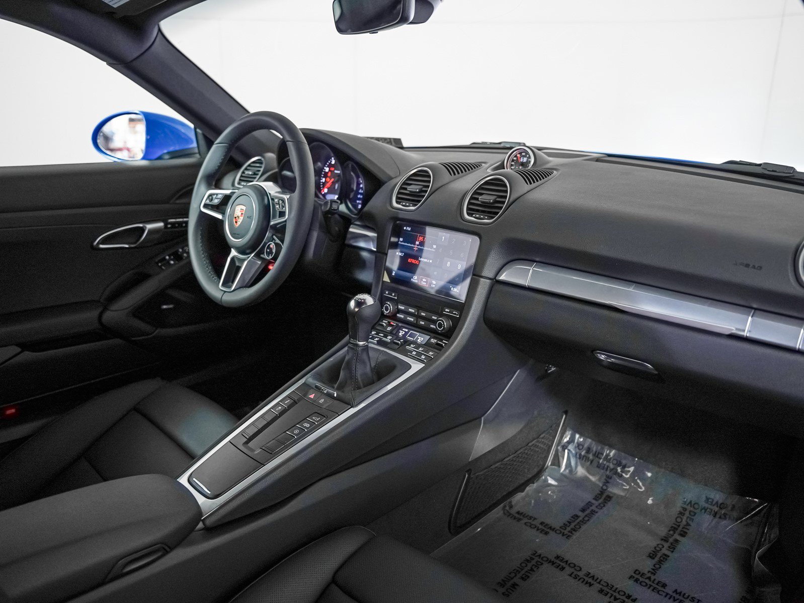 2025 Porsche Cayman photo 24