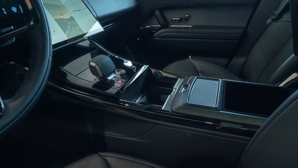 2025 Land Rover Range Rover Sport SE photo 15