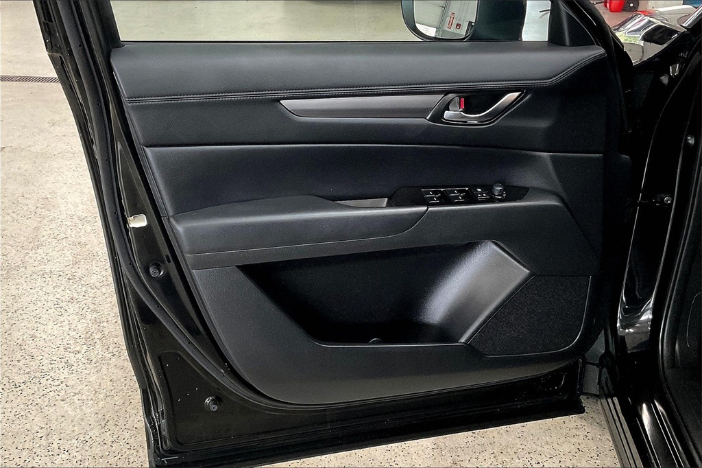 2022 Mazda CX-5 2.5 Select photo 18