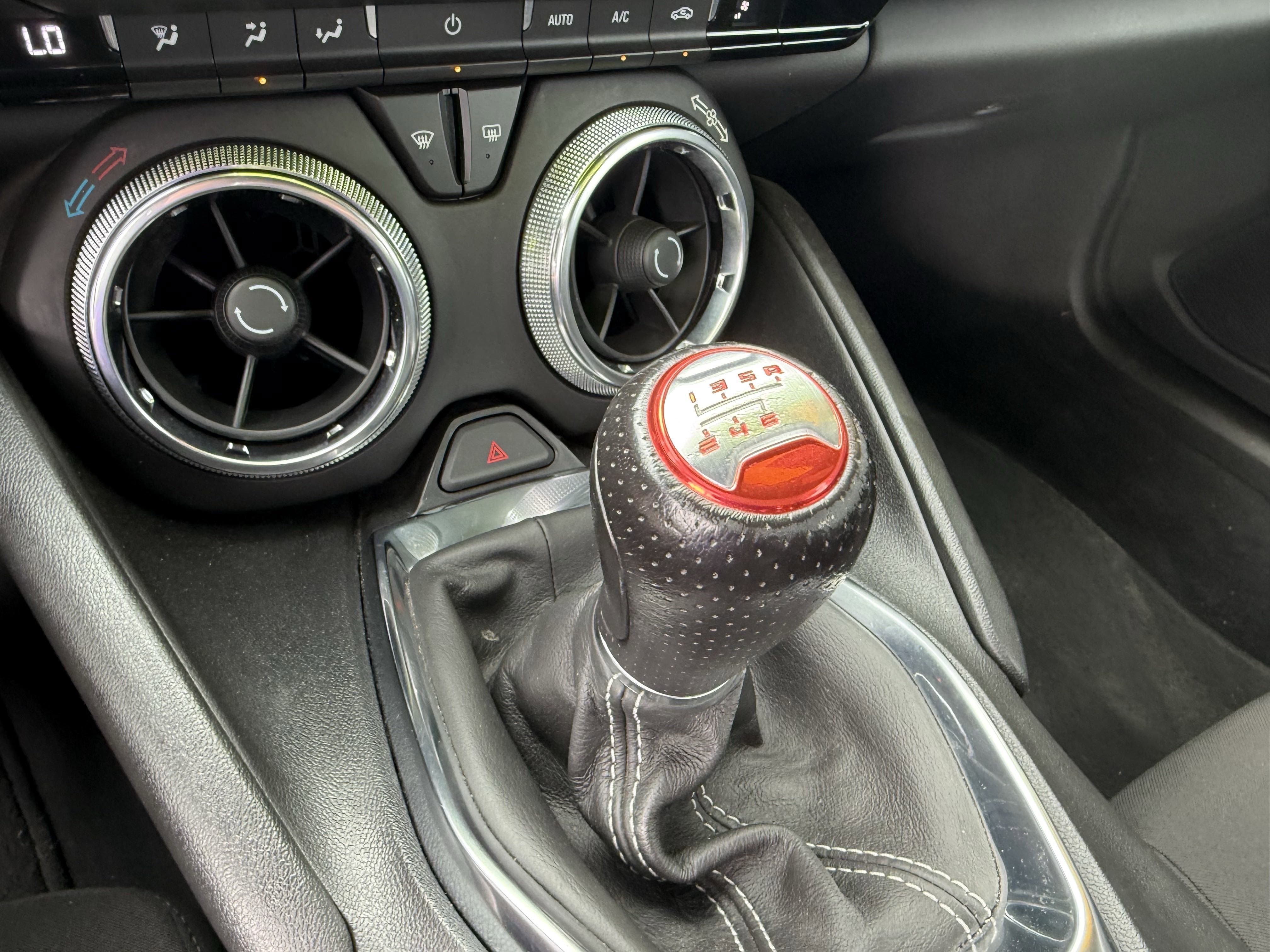 2021 Chevrolet Camaro LT1 photo 11