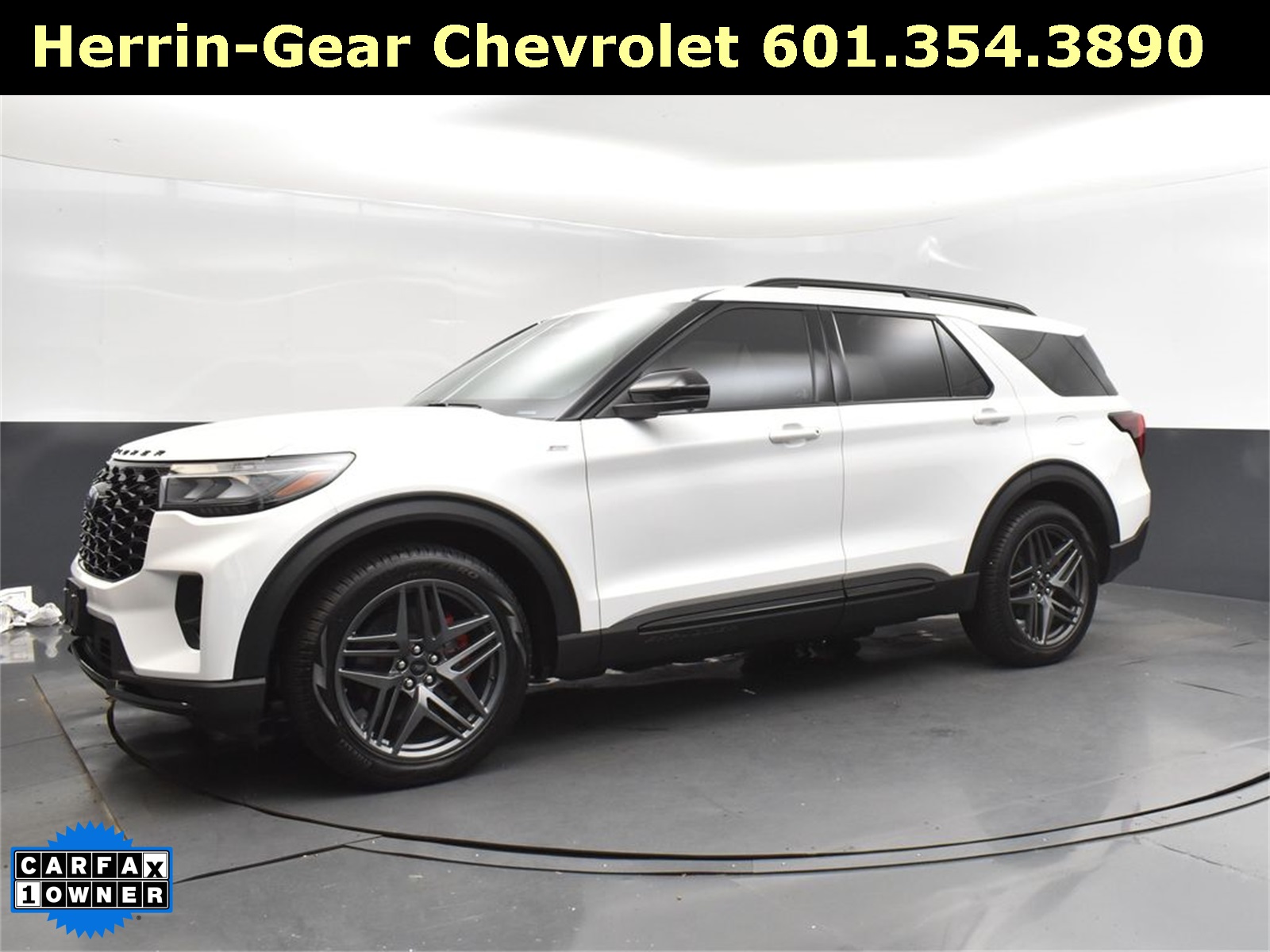 2025 Ford Explorer ST-Line photo 3