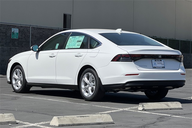 2025 Honda Accord 1.5T LX photo 4