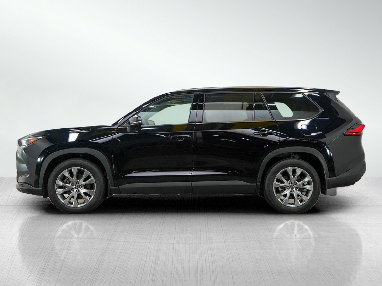 Used 2024 Toyota Grand Highlander Limited with VIN 5TDAAAB58RS028980 for sale in Wayzata, Minnesota