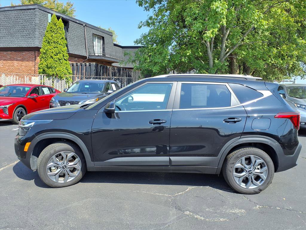 2024 Kia Seltos S photo 21