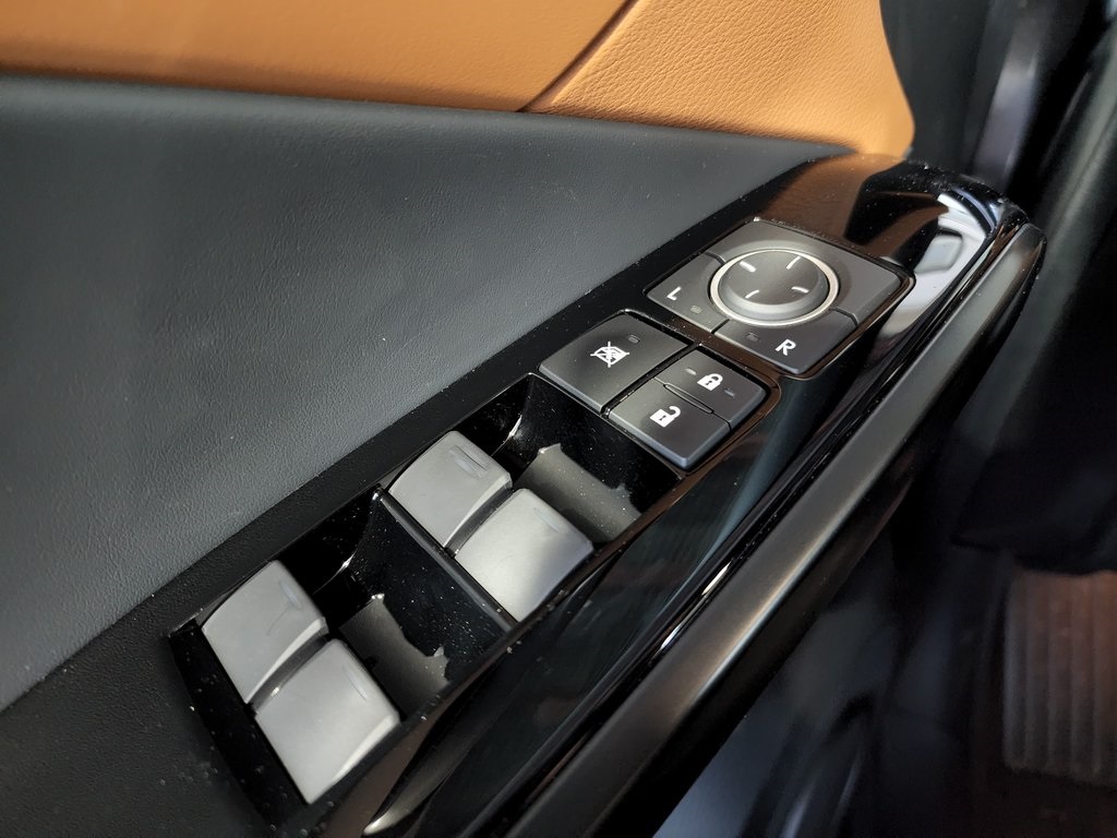 2025 Lexus IS 300 photo 12