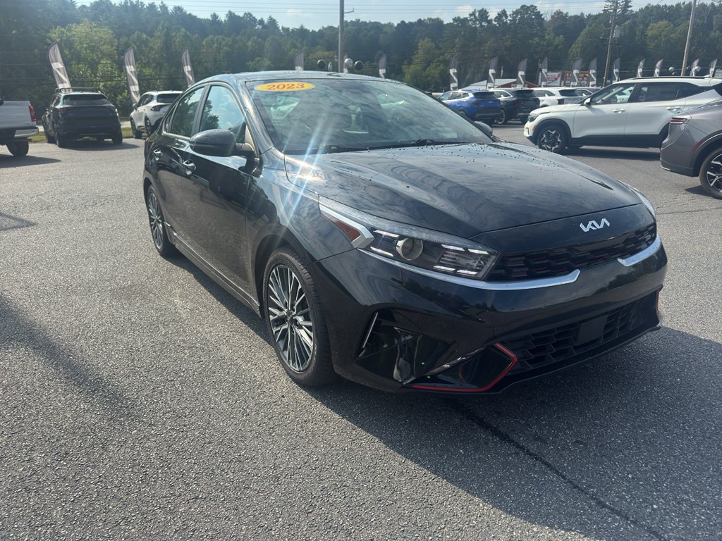2023 Kia Forte GT-Line photo 2