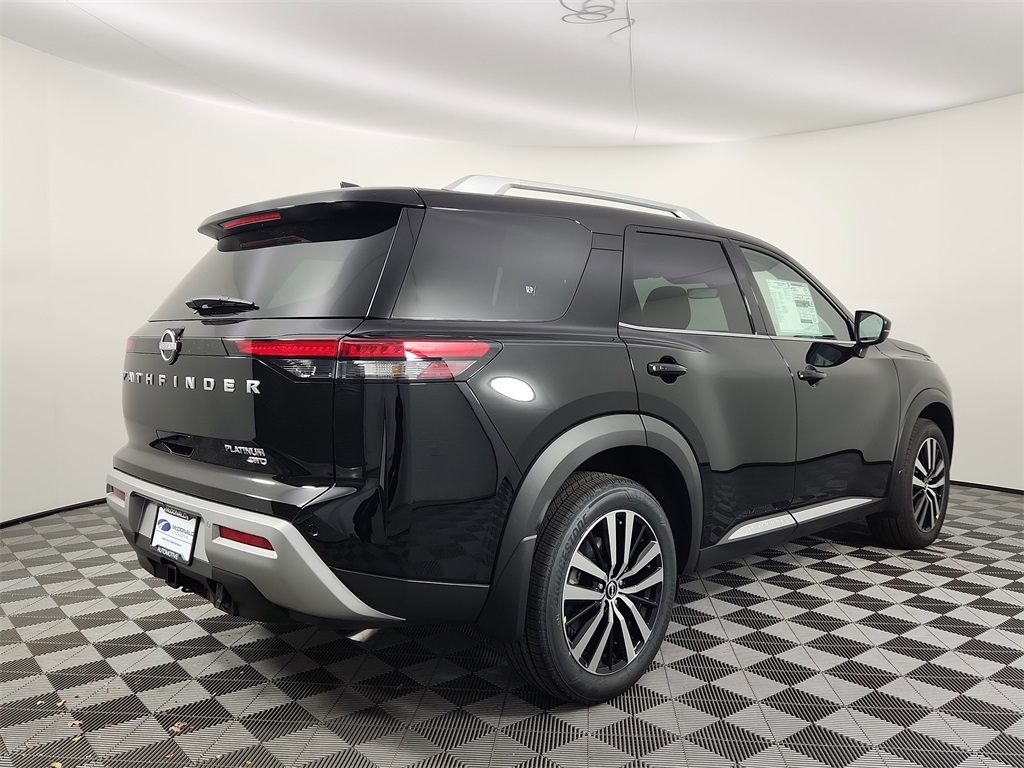 2025 Nissan Pathfinder Platinum photo 4
