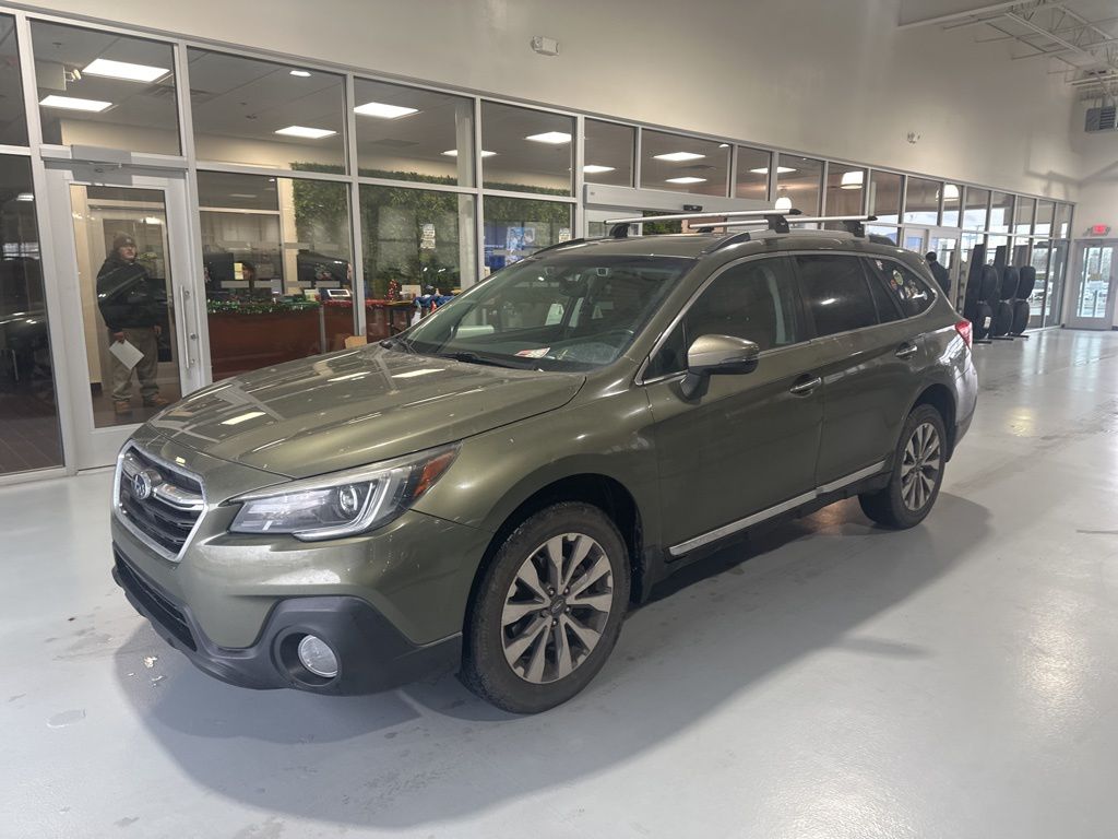 2018 Subaru Outback Touring's photo