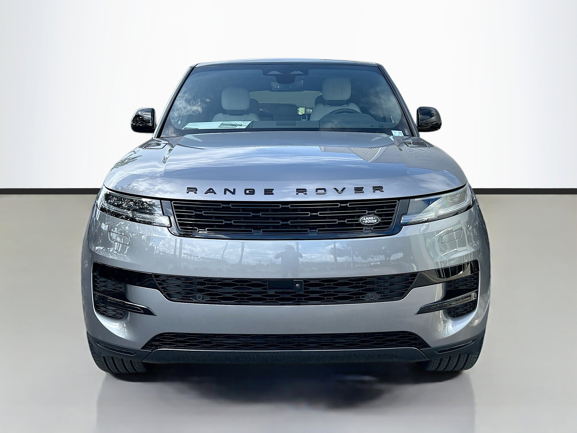 2025 Land Rover Range Rover Sport SE photo 2