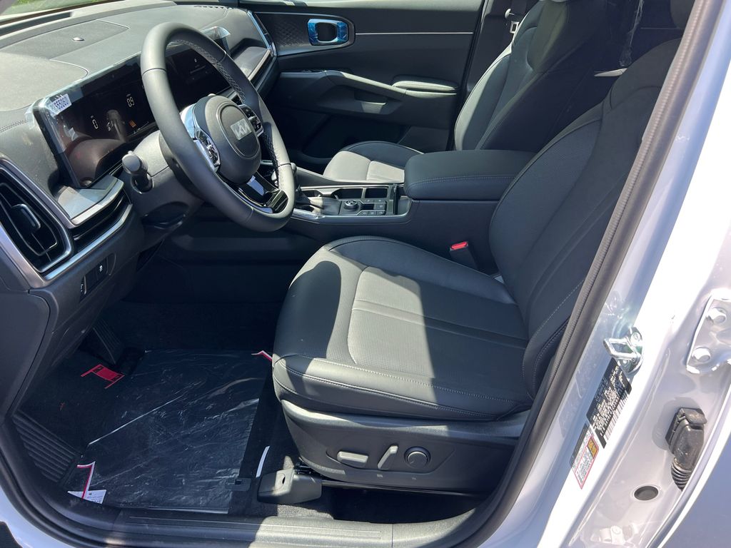 2025 Kia Sorento S photo 9