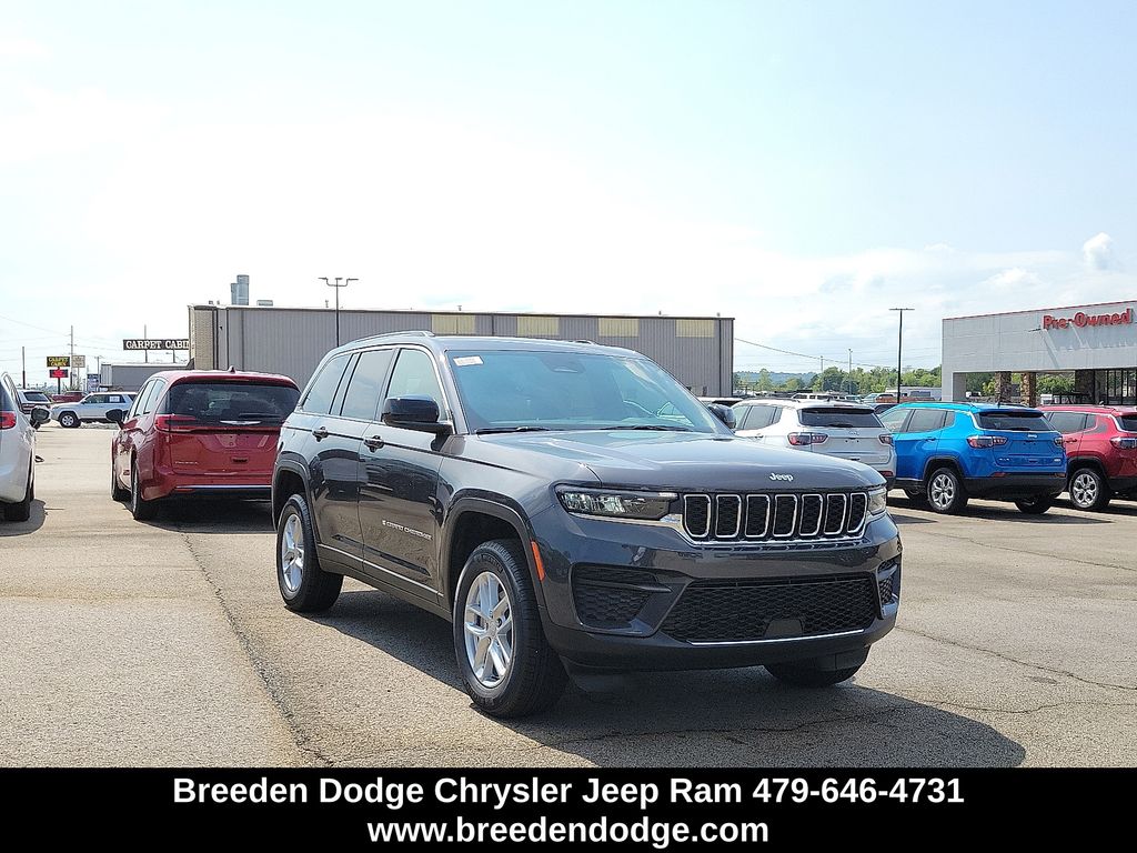 2025 Jeep Grand Cherokee Laredo's photo