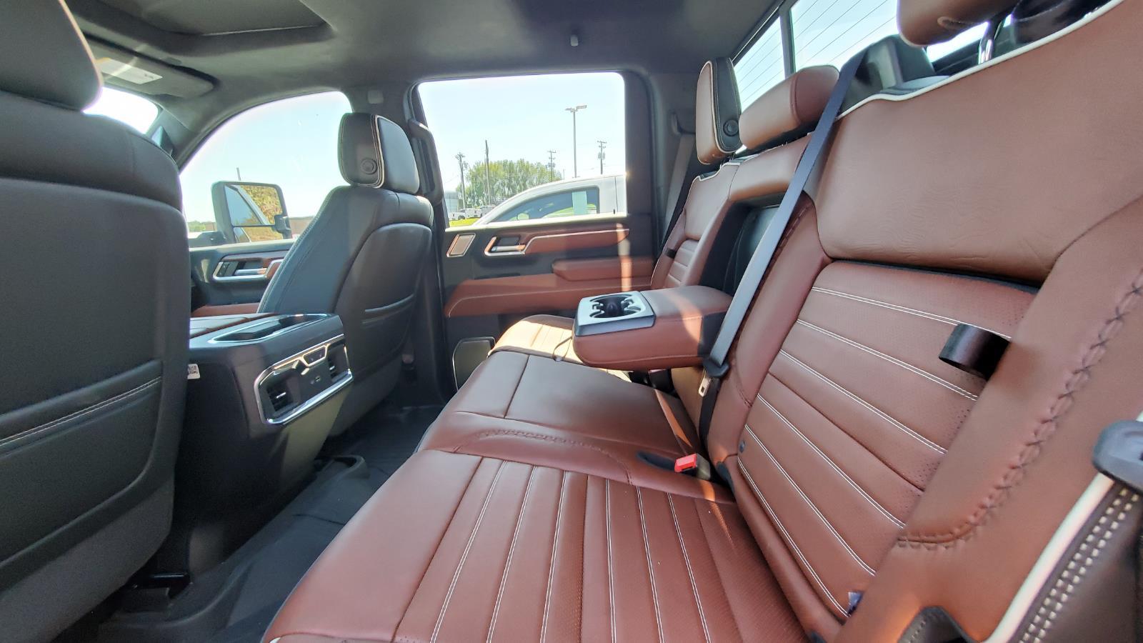 2025 Gmc Sierra 2500 HD Denali Ultimate photo 4