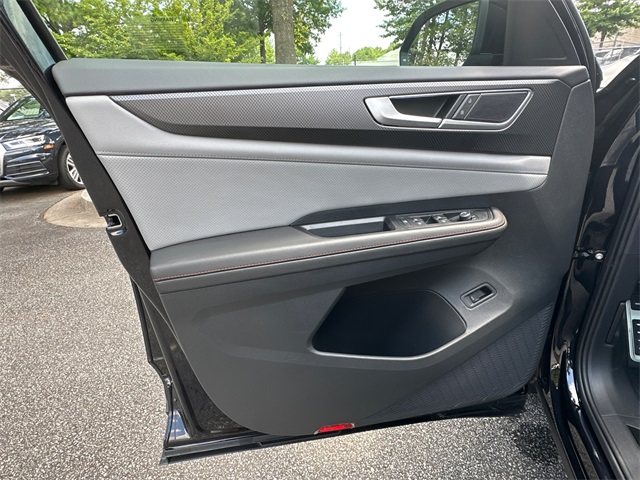 2025 Volkswagen Atlas SE Technology Peak Edition photo 10