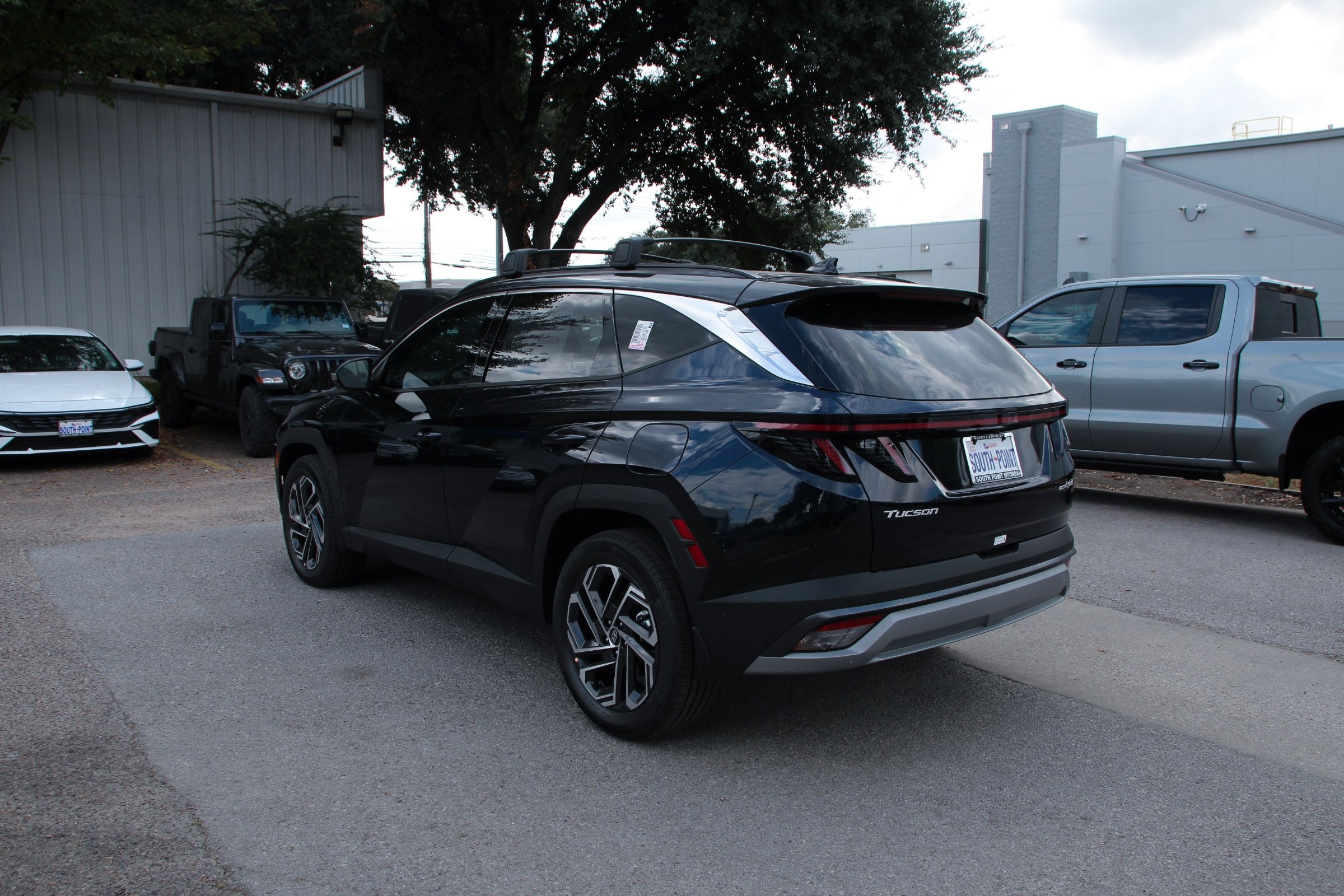 2025 Hyundai Tucson Hybrid Limited photo 4