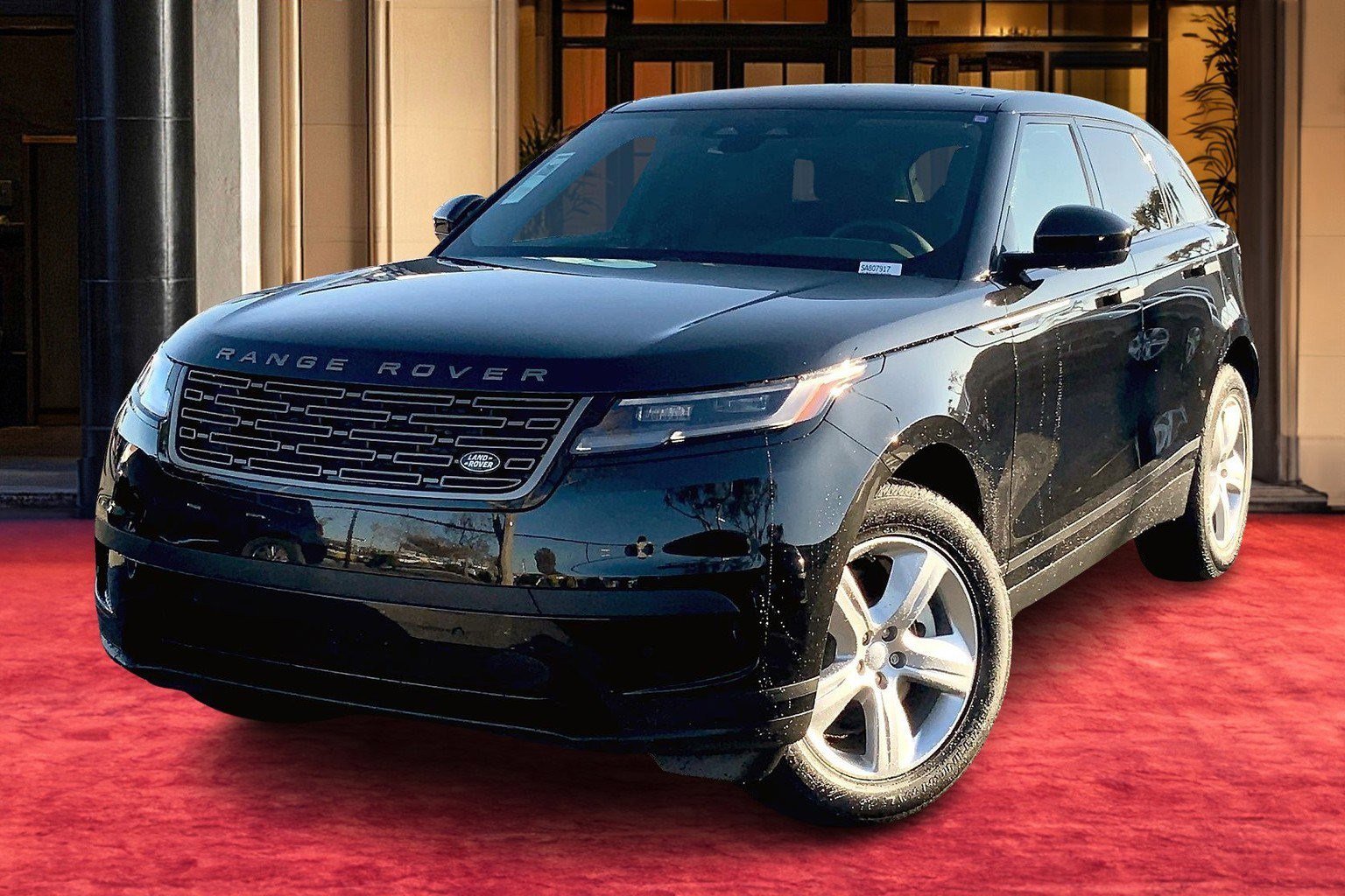 2025 Land Rover Range Rover Velar S's photo