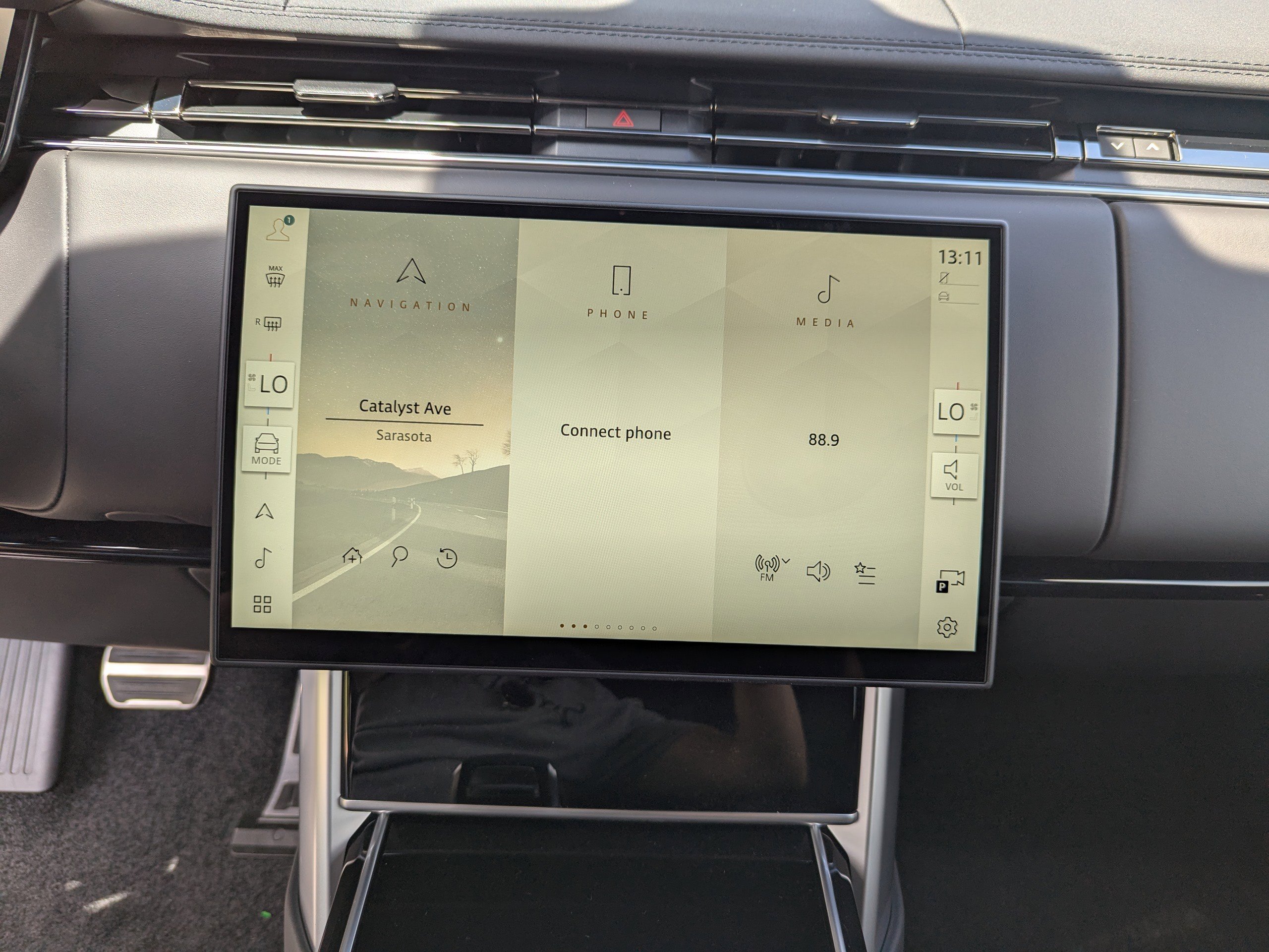 2025 Land Rover Range Rover SE photo 25