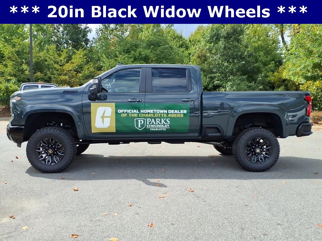 2025 Chevrolet Silverado 2500HD LT photo 4