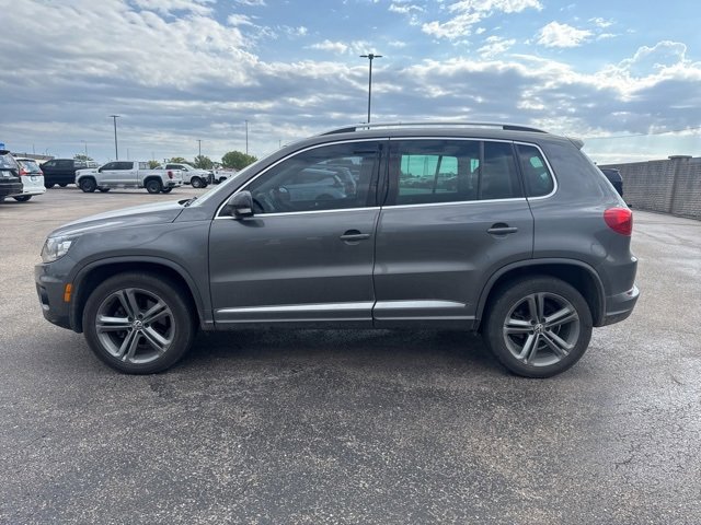 2017 Volkswagen Tiguan Sport photo 3