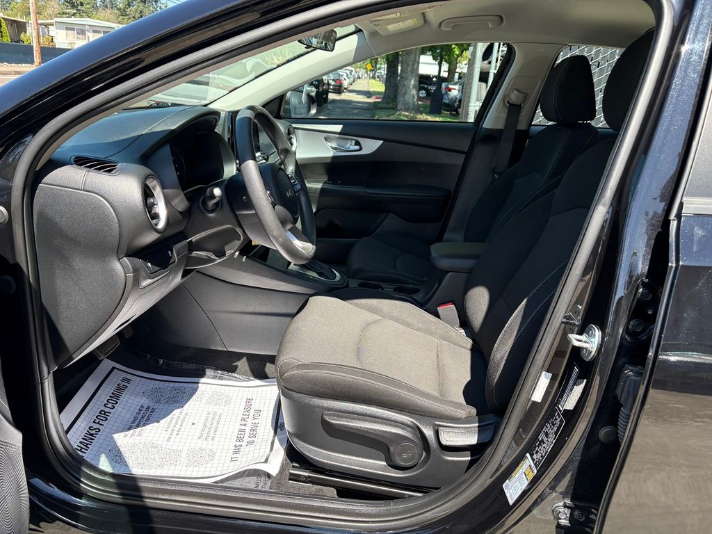 2023 Kia Forte LXS photo 15