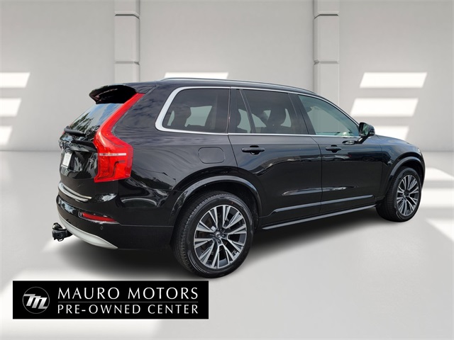 2022 Volvo XC90 T5 Momentum photo 3