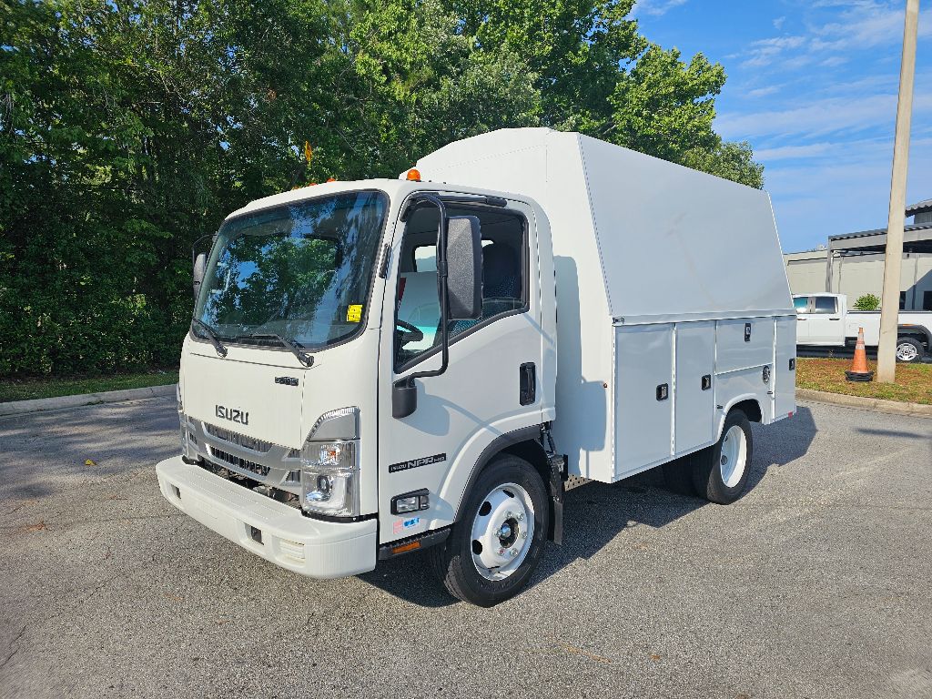 2024 Isuzu NPR HD's photo