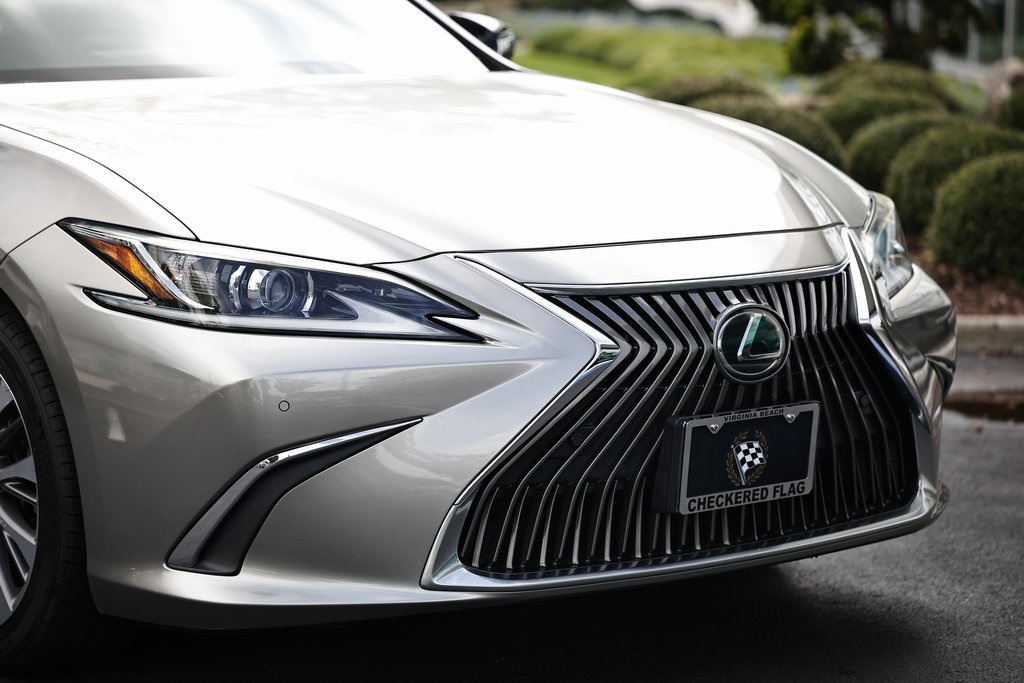 2019 Lexus ES 350 photo 2